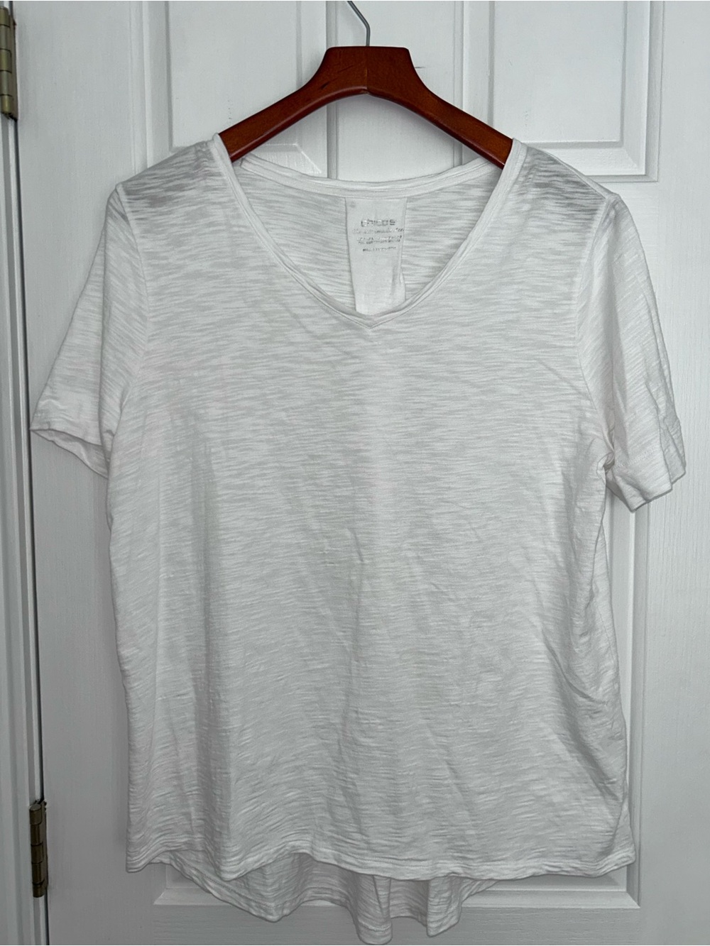 Chico's White Slub V-Neck Short Sleeve Tee